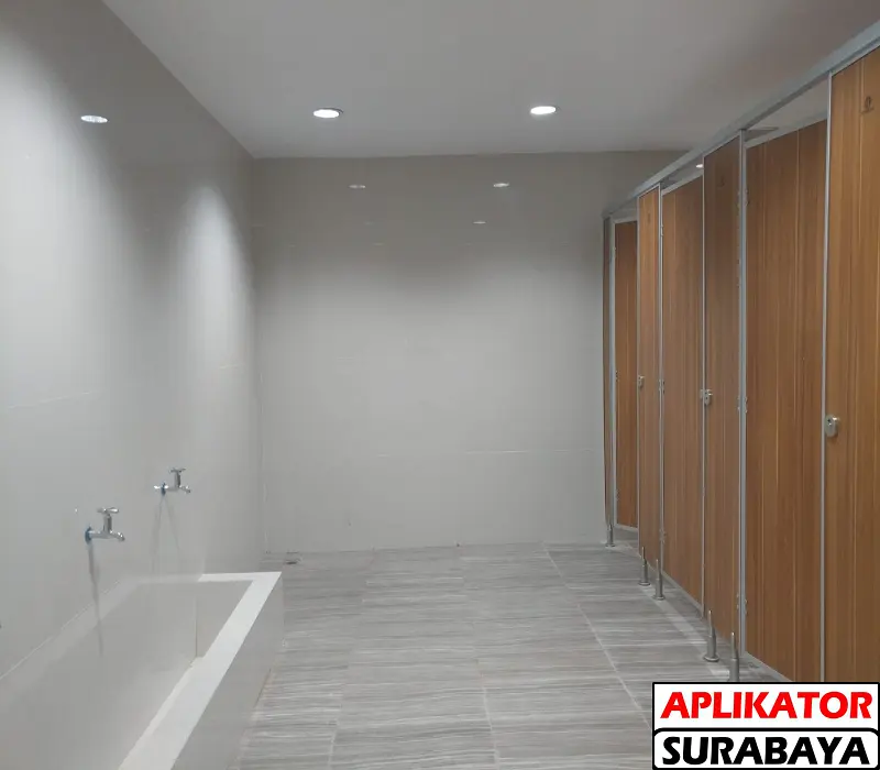 CUBICLE TOILET PVC BOARD FINISH HPL WOODGRAIN